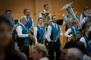 Festakt Turnhalle Buechen III